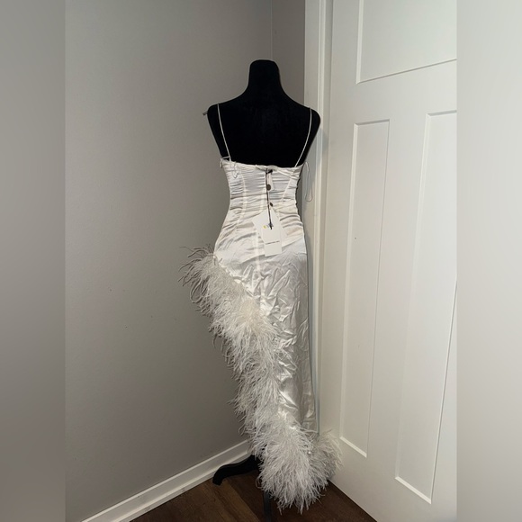 ALESSANDRA RICH Asymmetric feather-trimmed silk-satin gown 36 - Picture 7 of 14